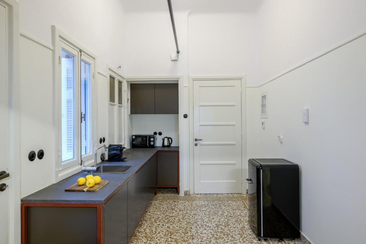Your 4 Bdrm Dream House Acropolis View & Jacuzzi アテネ エクステリア 写真