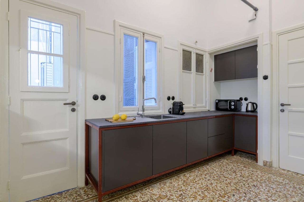 Your 4 Bdrm Dream House Acropolis View & Jacuzzi アテネ エクステリア 写真