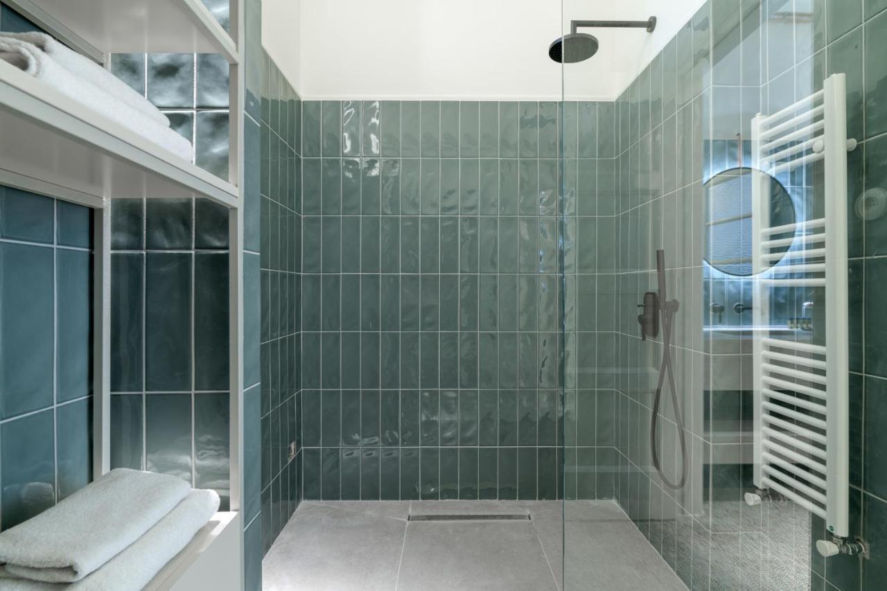 Your 4 Bdrm Dream House Acropolis View & Jacuzzi アテネ エクステリア 写真