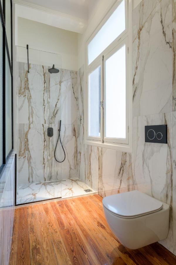 Your 4 Bdrm Dream House Acropolis View & Jacuzzi アテネ エクステリア 写真