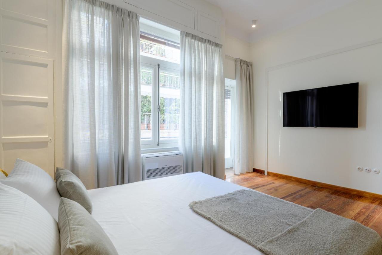 Your 4 Bdrm Dream House Acropolis View & Jacuzzi アテネ エクステリア 写真